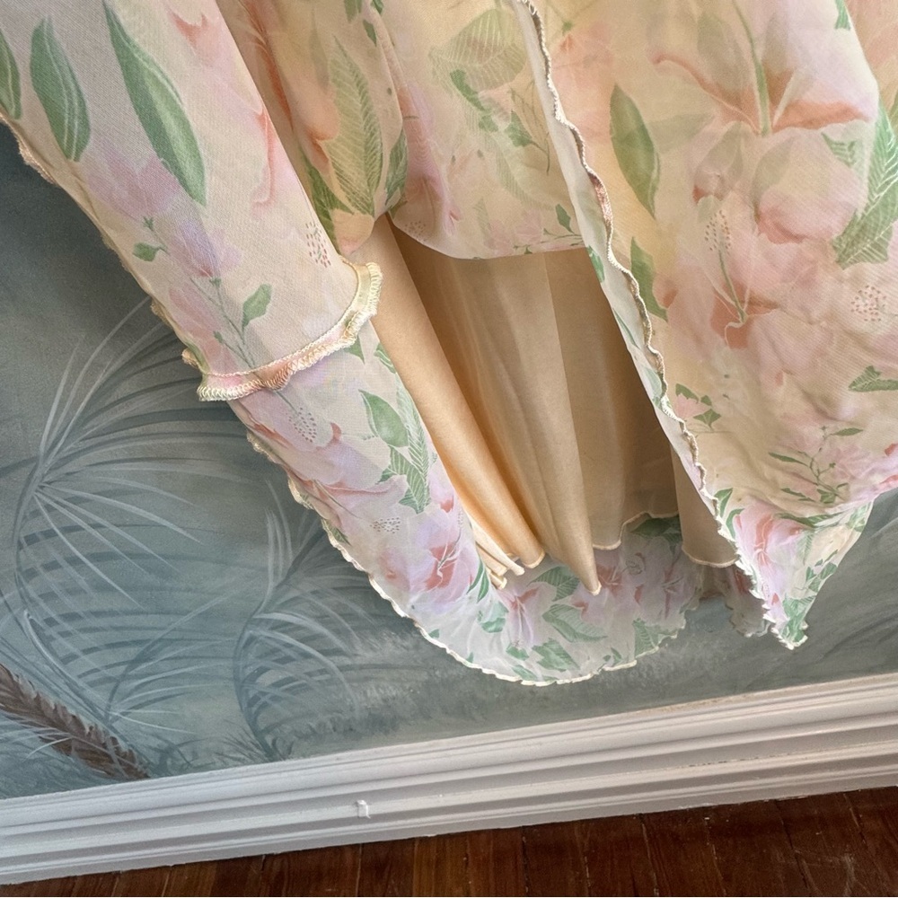 Fashion Bug Floral V-Neck Dress, size 22W, cream pink green color - Picture 8 of 9